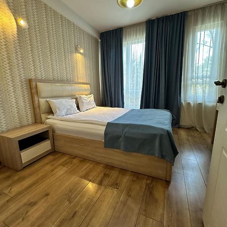 Hotel Lile Тбилиси Екстериор снимка