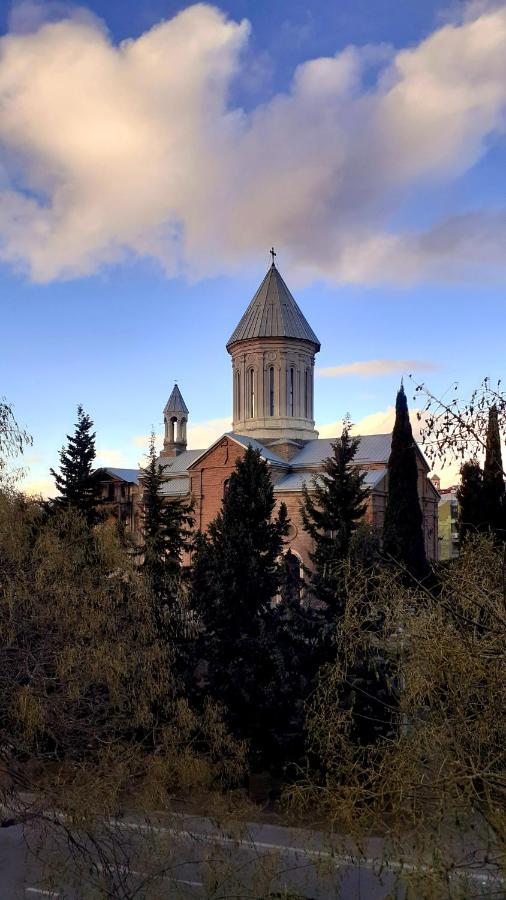 Hotel Lile Тбилиси Екстериор снимка