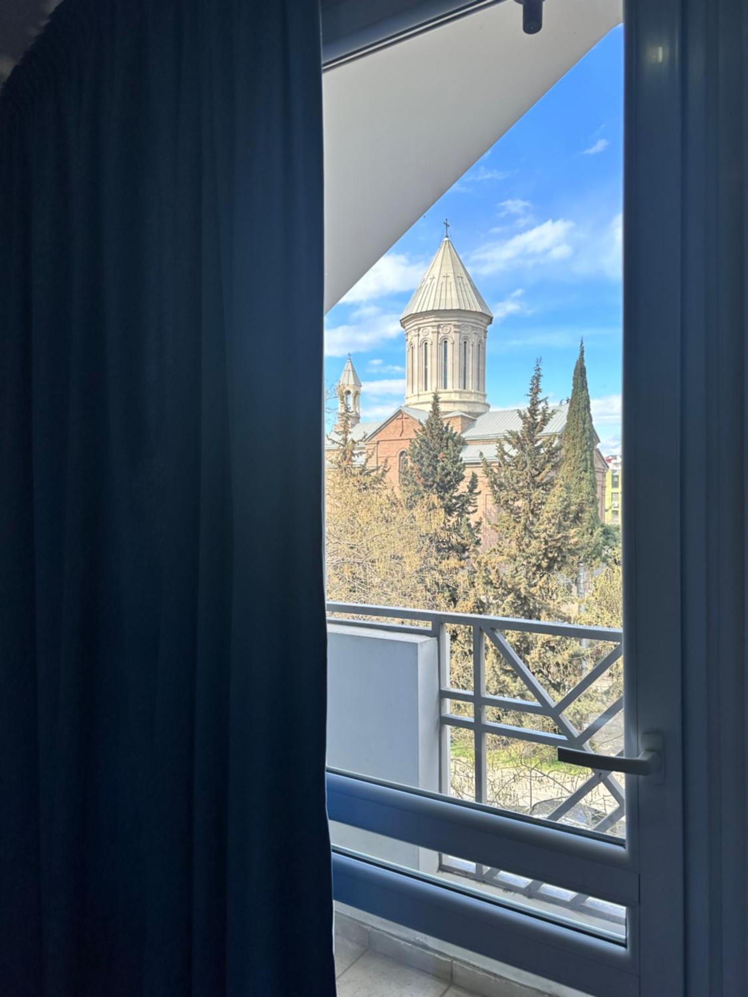 Hotel Lile Тбилиси Екстериор снимка
